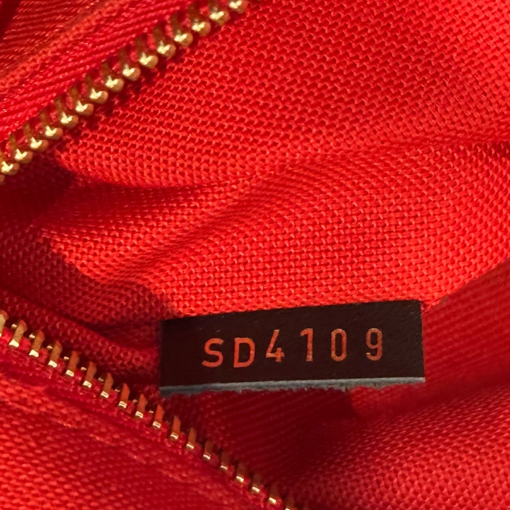 Authentic Louis Vuitton ONTHEGO GM - Picture 10 of 10